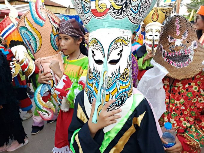Phi Ta Khon : festival folklorique des fantômes